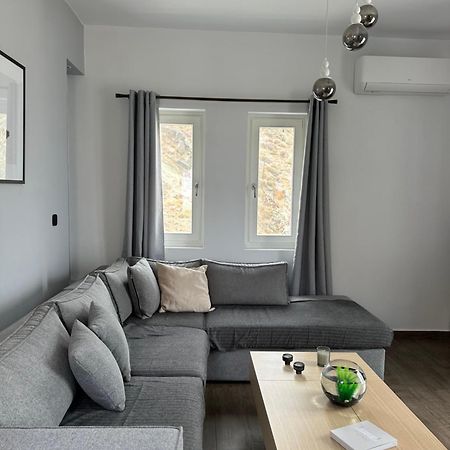 Kli9 Apartment Ermoupoli Bagian luar foto