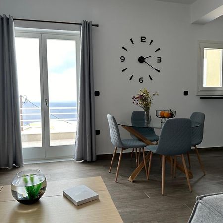 Kli9 Apartment Ermoupoli Bagian luar foto