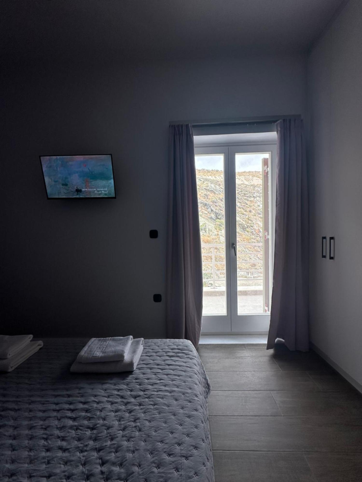 Kli9 Apartment Ermoupoli Bagian luar foto