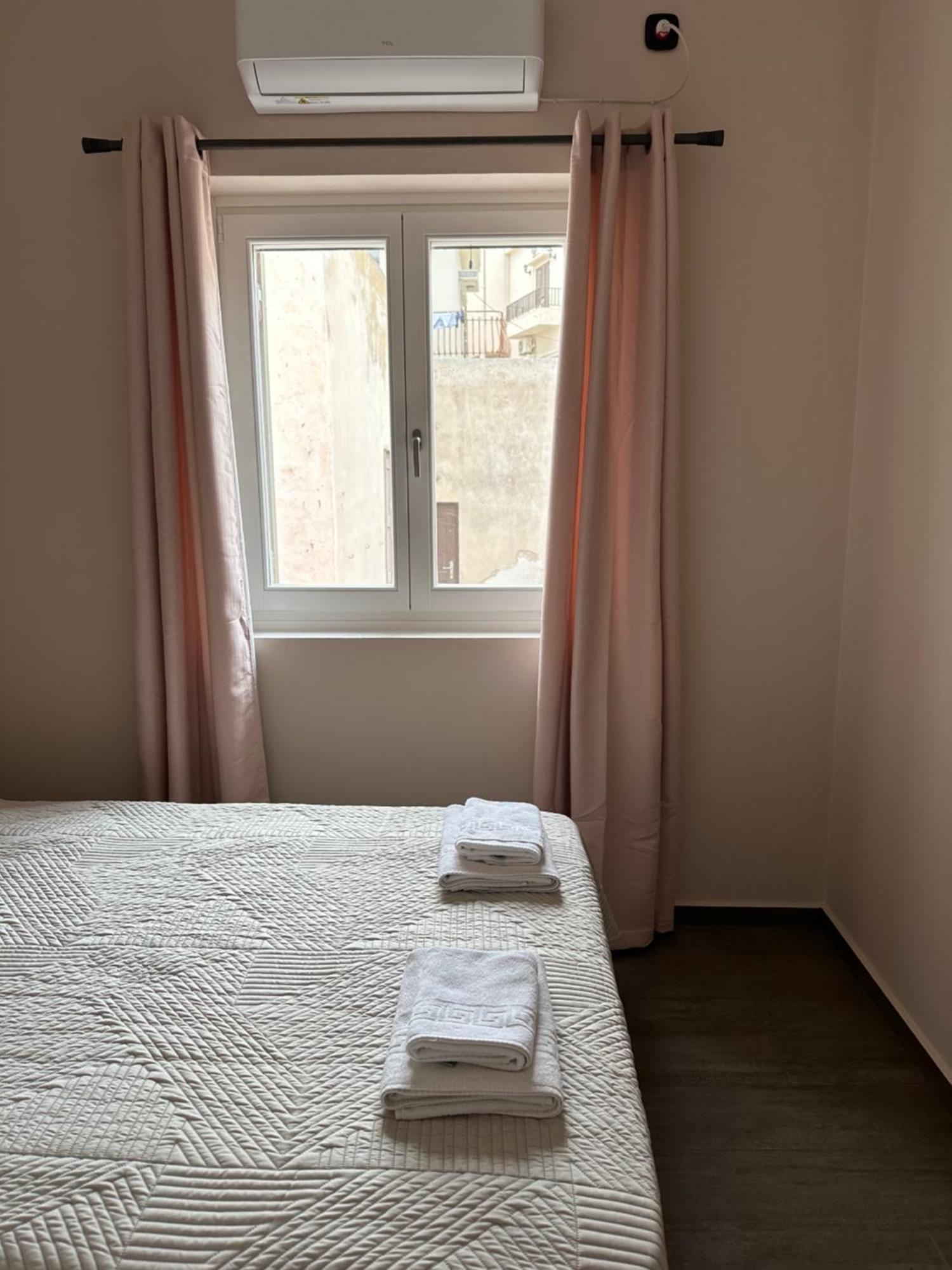 Kli9 Apartment Ermoupoli Bagian luar foto