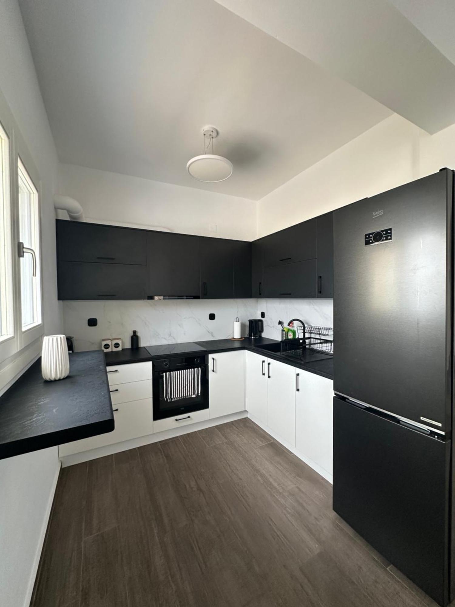 Kli9 Apartment Ermoupoli Bagian luar foto