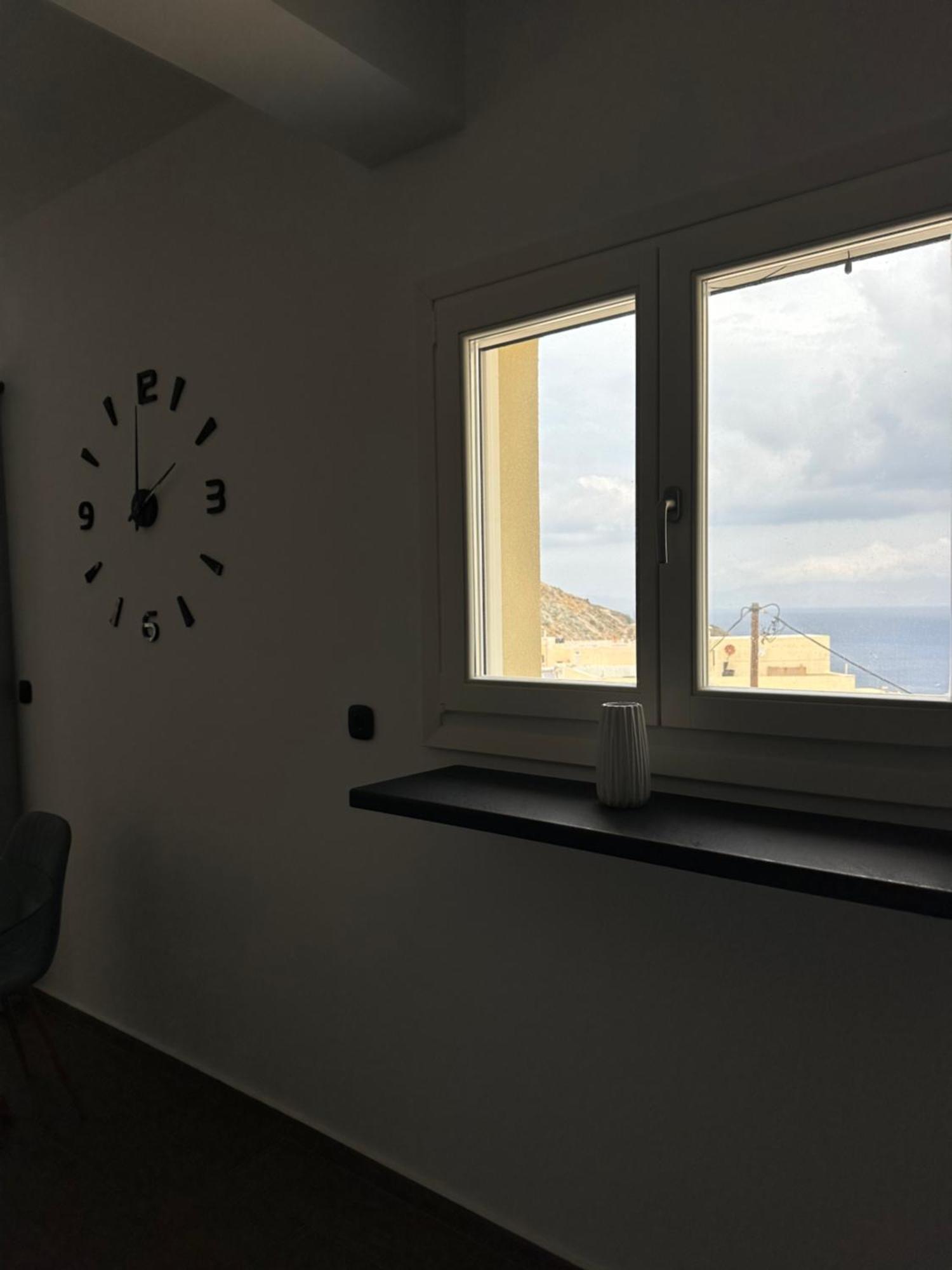 Kli9 Apartment Ermoupoli Bagian luar foto