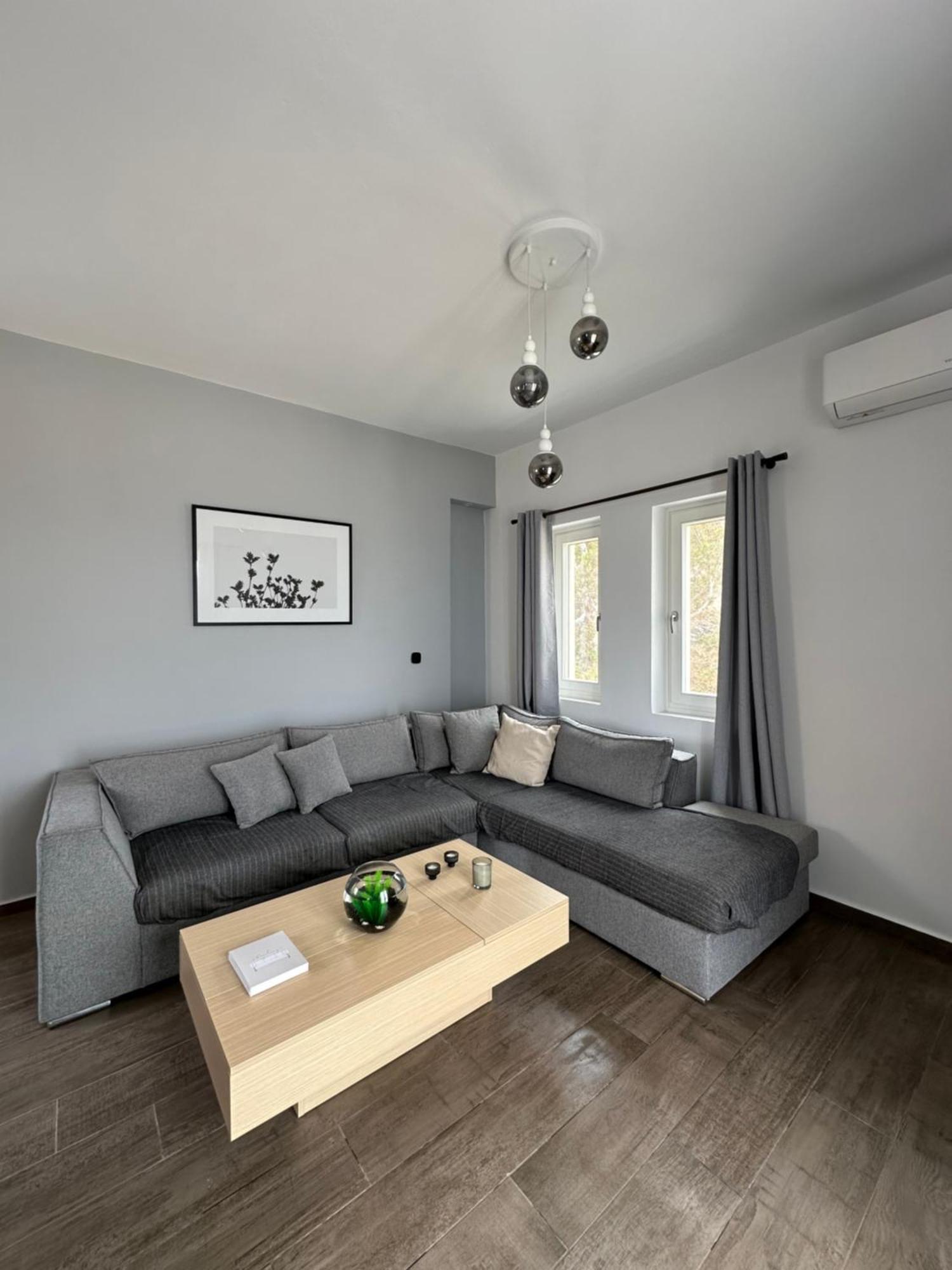 Kli9 Apartment Ermoupoli Bagian luar foto