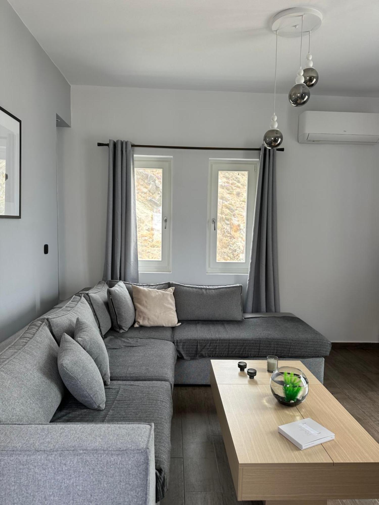Kli9 Apartment Ermoupoli Bagian luar foto