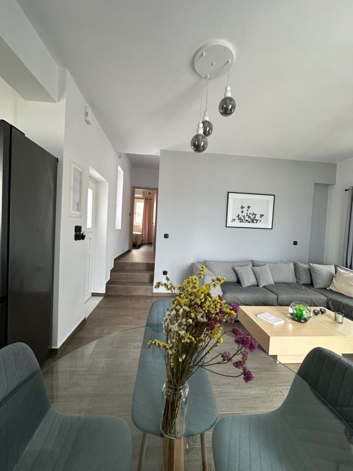 Kli9 Apartment Ermoupoli Bagian luar foto