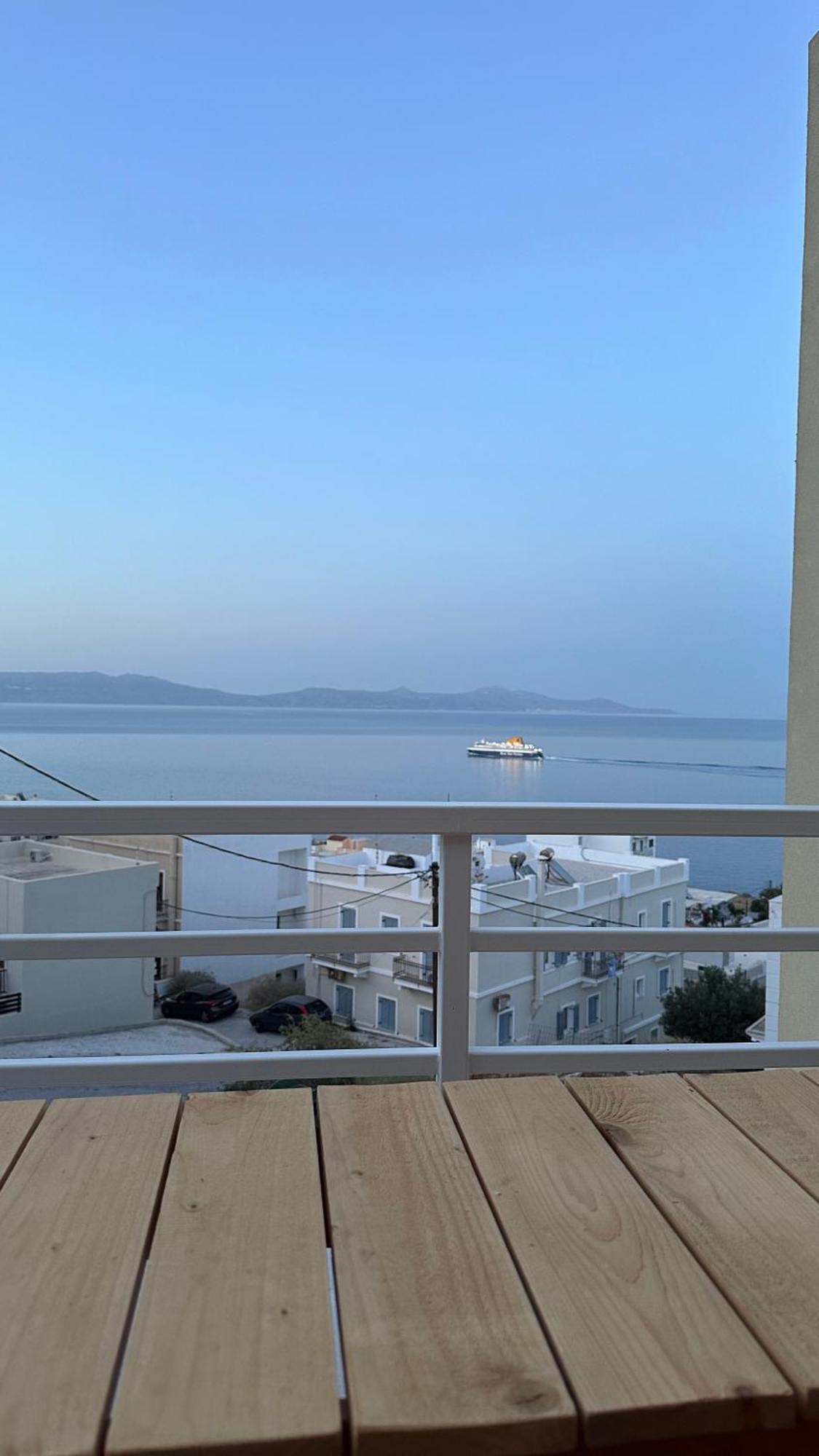Kli9 Apartment Ermoupoli Bagian luar foto